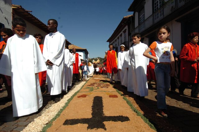 Renato Weil/ Estado de Minas/ AE Religiosidade. Em Minas Gerais, Corpus Christi é manifestação da fé, marcada por missas e procissão