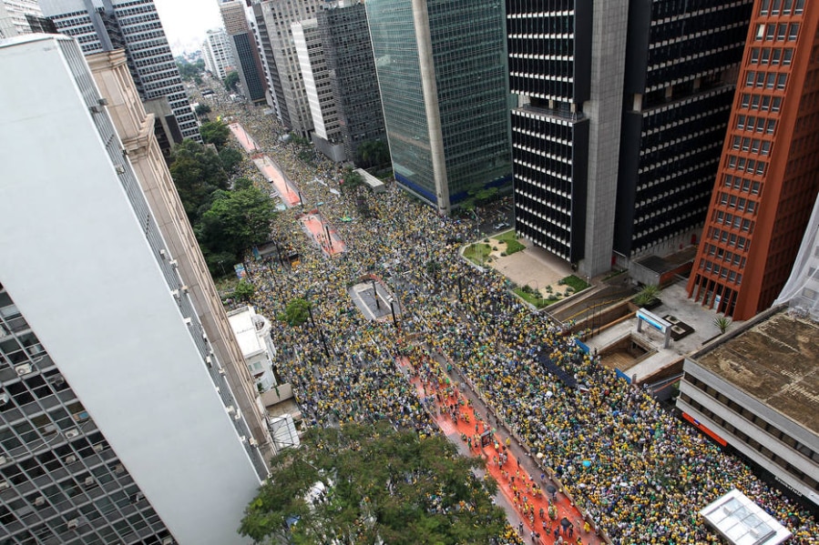 Um ano após primeira grande manifestação contra a segunda gestão da presidente Dilma, milhares de brasileiros prometem voltar neste domingo