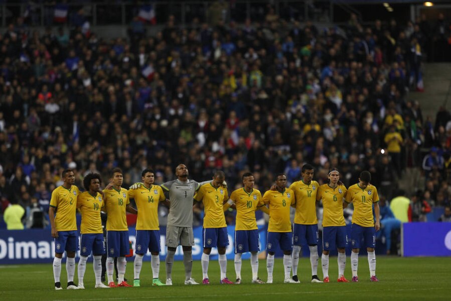 Jogadores brasileiros no amistoso contra a seleção da França em Paris, no mês de março