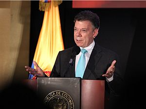 Juan Manuel Santos, Presidente colombiano, quer diálogo rápido
