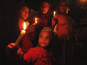 Palestinos fazem manifesta&ccedil;&atilde;o de apoio ao acordo para troca de prisioneiros, em Gaza - Mohammed Salem/Reuters