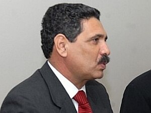 Ex-prefeito do Recife divulga nota de apoio a Bezerra