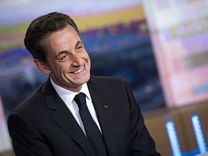 Presidente franc&ecirc;s acusa imprensa de favorecer seus rivais