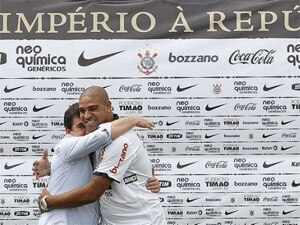 Em 31 de mar&ccedil;o, jogador foi apresentado como maior aposta do Corinthians para 2011 - Epitacio Pessoa/AE - 31/03/2011