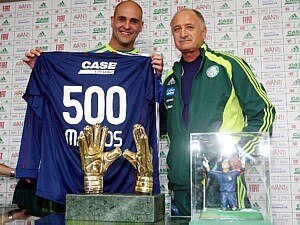 Marcos é homenageado pelo Palmeiras - Ernesto Rodrigues/AE - 18/8/2010 Marcos é homenageado pelo Palmeiras - Ernesto Rodrigues/AE - 18/8/2010