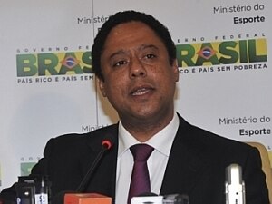 Recebi a pedido de Agnelo, diz ministro - Ag&ecirc;ncia Brasil