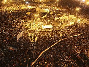 Palco dos protestos anti-Mubarak, Praça Tahrir voltou a abrigar manifestantes - Amr Abdallah Dalsh/Reuters Palco dos protestos anti-Mubarak, Praça Tahrir voltou a abrigar manifestantes - Amr Abdallah Dalsh/Reuters