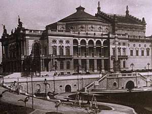 Em 137 anos, informação e reflexão sobre a arte e a cultura