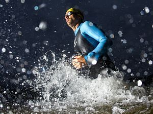 Aos poucos, ele resolveu nadar e pedalar também - Jonne Roriz/AE Aos poucos, ele resolveu nadar e pedalar também - Jonne Roriz/AE