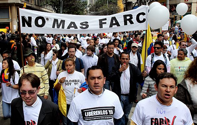 Milhares de colombianos foram &agrave;s ruas no pa&iacute;s para protestar contra as Farc