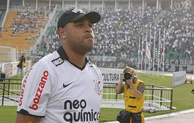 Em pouco menos de um ano, Adriano não foi o Imperador sonhado pelo Corinthians