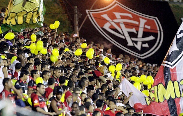 Torida do Vitória lota o Barradão