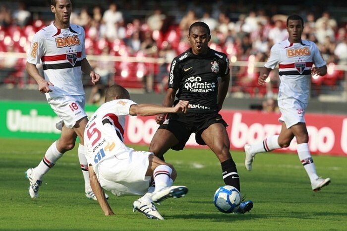 Elias pode ser carrasco novamente?