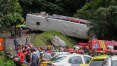 Ônibus de estudantes tomba e deixa 23 feridos na Rodovia Anchieta