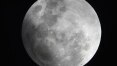 Eclipse lunar e cometa enfeitam o céu