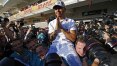Hamilton celebra 6º título na F-1: 'Difícil dizer o que estou sentindo agora'
