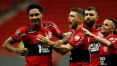 Em jogo com torcida em Brasília, Flamengo goleia e avança na Libertadores
