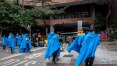 China ameaça intervir, mas manifestantes de Hong Kong seguem entrincheirados em universidade