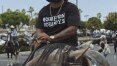 Caubóis negros vão às ruas nos EUA e evocam sua história