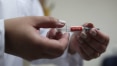Farmacêutica britânica Astrazeneca muda data de entrega de vacina para Brasil para janeiro