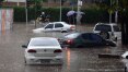 Chuva em São Paulo mata 2, alaga ruas e derruba árvores