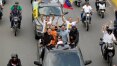 Venezuelanos saem em caravanas contra Maduro