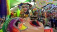 Explosão de blocos de carnaval movimenta lojas na 25 de Março