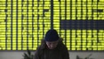 Bolsas da China fecham mais cedo após forte queda no primeiro pregão do ano
