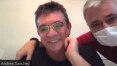 Tiago Nunes 'invade' live em casa de Andrés e brinca: 'Nós estamos de mal'