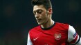 Özil faz desabafo após não ser inscrito pelo Arsenal no Campeonato Inglês