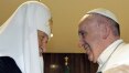 Papa se reúne com líder ortodoxo russo e critica perseguição a cristãos