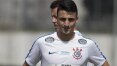 Corinthians acerta empréstimos dos volantes Paulo Roberto e Mantuan