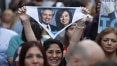 Militantes de esquerda celebram nas ruas de Buenos Aires e gritam 'Cristina voltou'