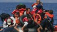Barco que transportava refugiados afunda na costa da Grécia