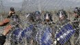 Polícia da Macedônia usa gás lacrimogêneo contra refugiados na fronteira com Grécia
