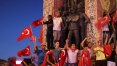 Após mais de 265 mortes, Erdogan dizter superado golpe e prepara repressão