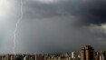 Após dia mais quente do ano, São Paulo tem início de manhã com chuva