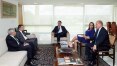 Bolsonaro abre o Planalto a políticos e atende ‘no varejo’