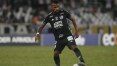 Aliviado, Alex Santana agradece apoio de torcida em vitória do Botafogo