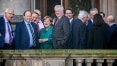 Enfraquecida, Merkel busca parceiros para governar a Alemanha