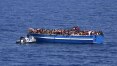 Mais de 135 mil imigrantes cruzaram o Mediterrâneo em 2015