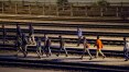 Travessia de imigrantes por túnel do Canal da Mancha expõe crise imigratória na Europa