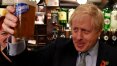 Líder do Partido do Brexit desiste de eleições e abre caminho para maioria pró-Johnson