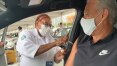 Técnico da seleção, Tite recebe a primeira dose da vacina contra a covid-19 no Rio
