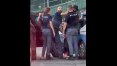 Jogador do Milan é confundido com suspeito, mas polícia nega acusação de racismo; veja vídeo