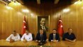 Militares turcos tomam pontos de Ancara e Istambul e governo denuncia golpe