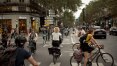 Enquanto os ciclistas lotam as ruas, ‘é como se Paris estivesse em anarquia’
