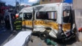 Colisão entre van escolar e caminhão deixa 17 feridos em Carapicuíba