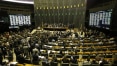 Três ministros de Bolsonaro reassumem mandato parlamentar para votar por Previdência