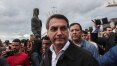 Bolsonaro reza na Catedral de Brasília e recebe puxão de orelha de apoiadora
